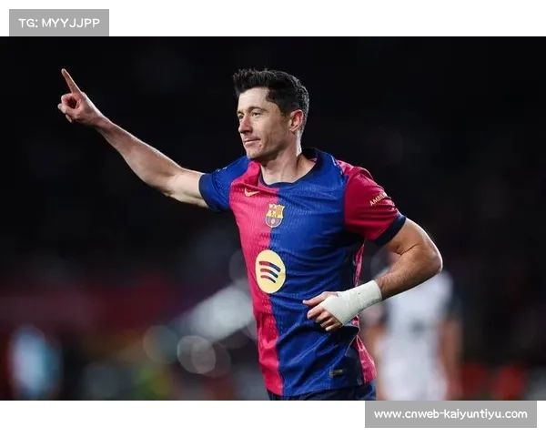 巴萨官方宣布莱万左大腿肌肉撕裂 恢复时间尚未确定